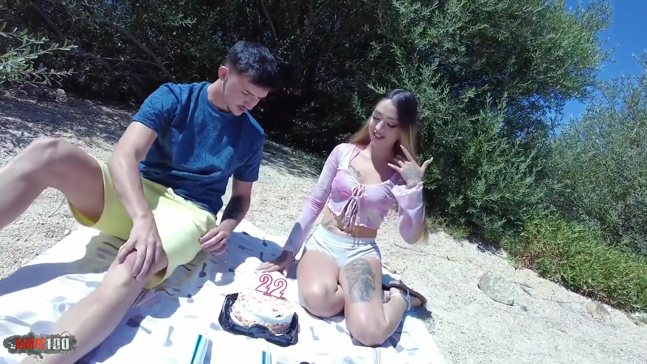 Hardcore Picnic For Young Colombian And Her Boyfriend Yeri - Yeri Blue And Melania Dark