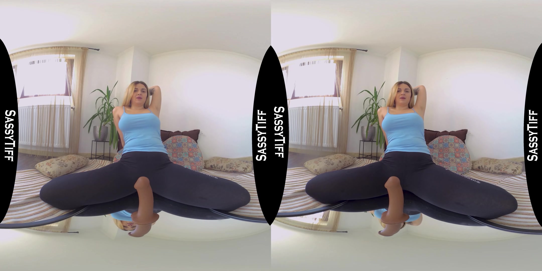 Curvy Blonde teen 18+ Masturbates And Squirts Like A Pro - VRStars