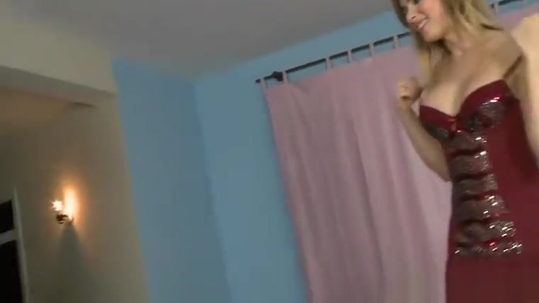 Glamorous shemale Mirela Abelha anal banged real deep