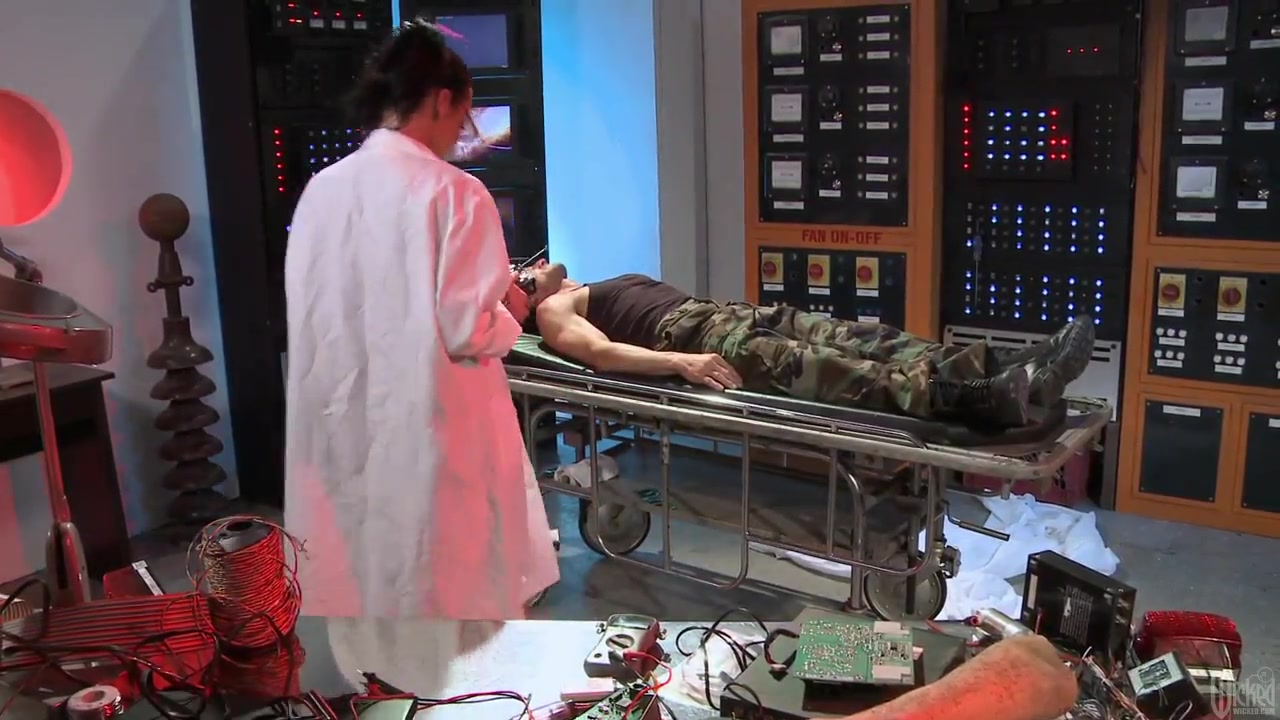 Slut in uniform Alektra Blue gets humped by muscle soldier