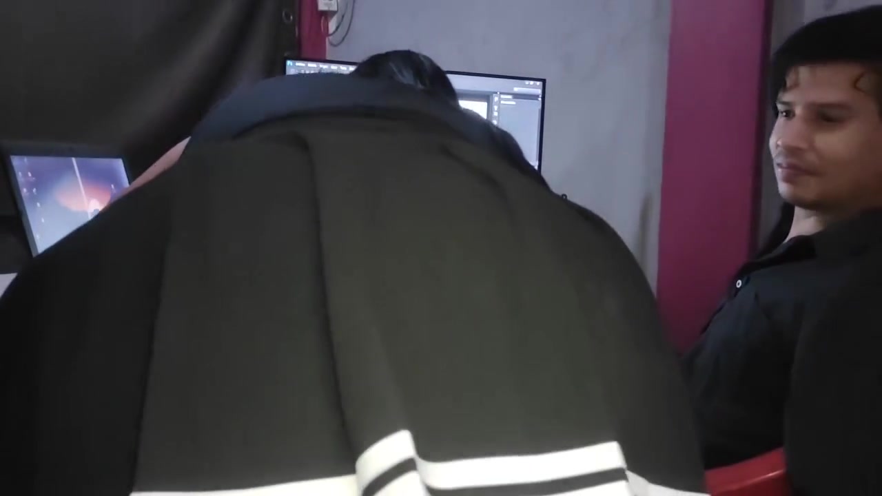 Vengo Muy Estresado Del Trabajo Y Mi Chica De Limpieza Limpiado Nada Ella Me Ve Muy Preocupado Y Me Ofrece Dar Un Buen Masaje Para Relajarme Que Buen Masaje Me Dio Que Hasta Me Saco La Leche 11 Min