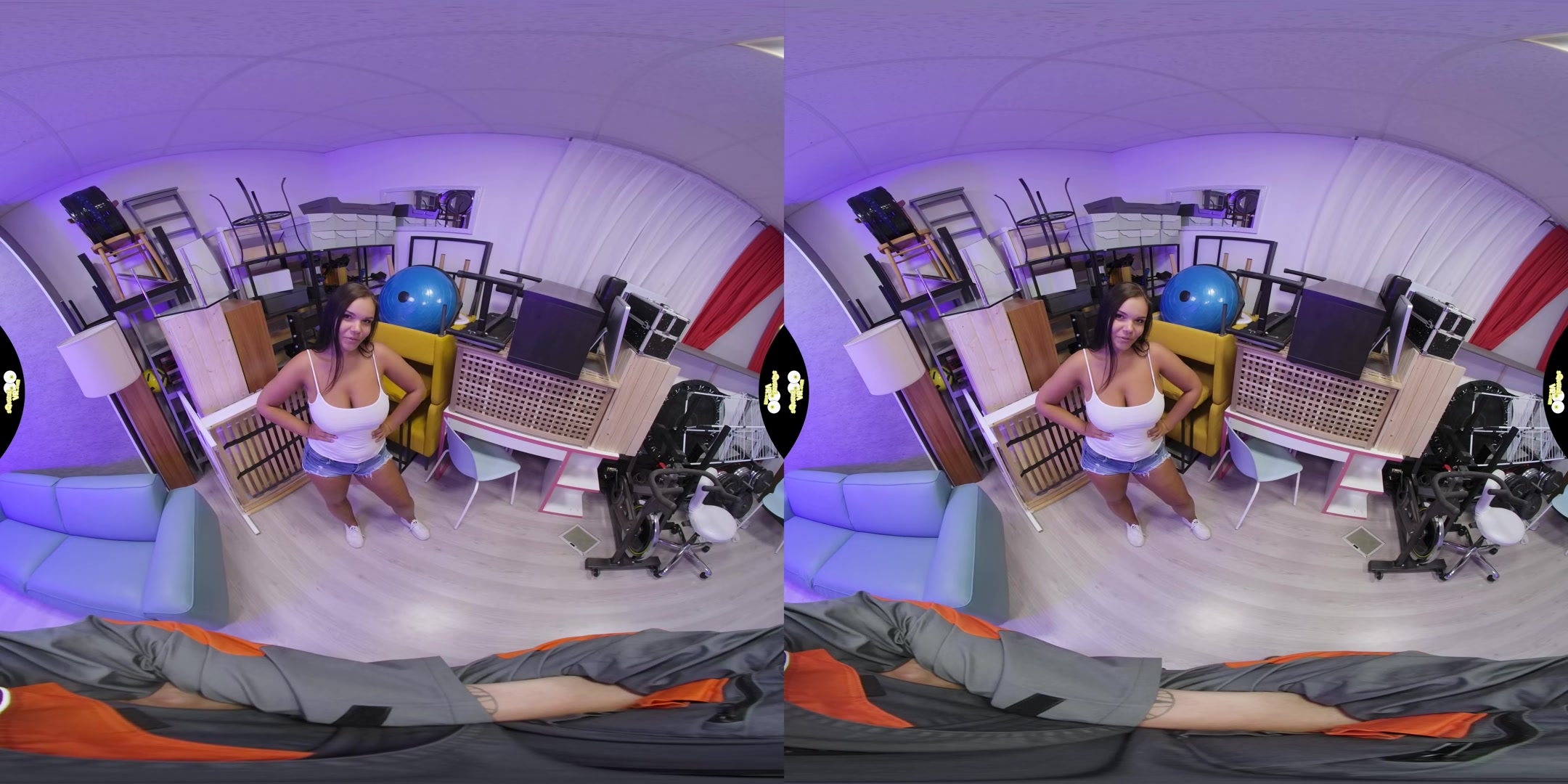 Sex in Storage - SqueezeVR