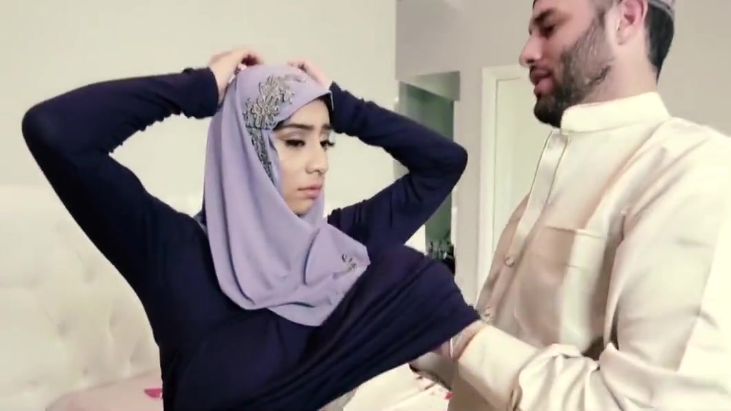 Violet Myers In Curvy Ass Of teen 18+ Bearing Hijab
