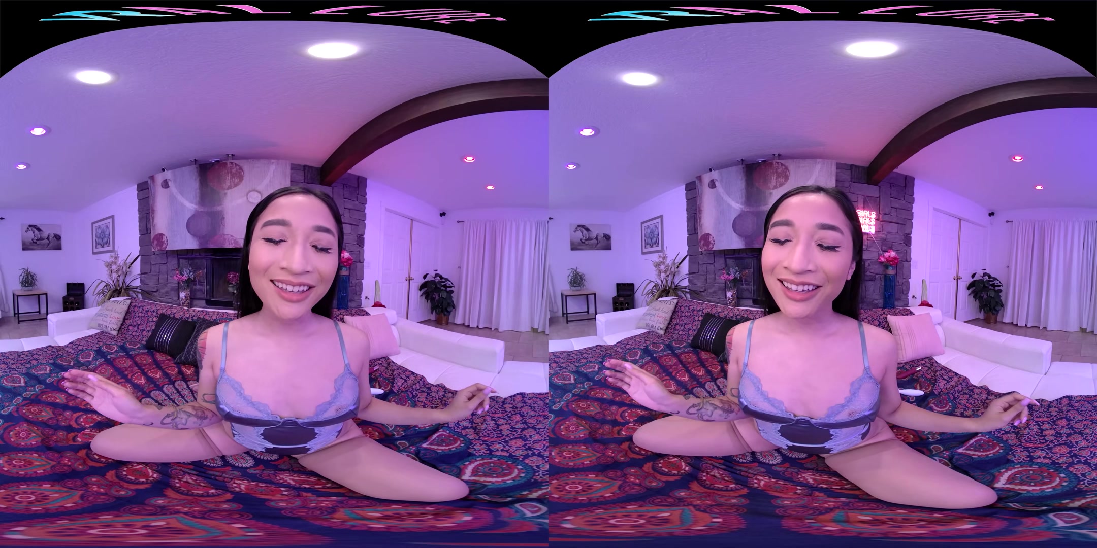 Avery Loves Neon - VRAllure