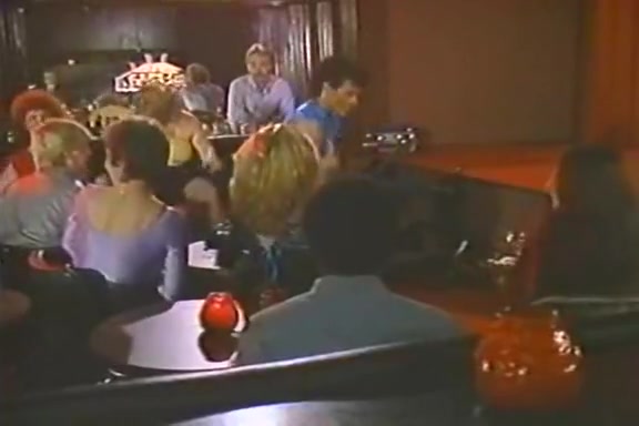 Nina Hartley, Billy Dee in wild sex in public in a hot vintage xxx film