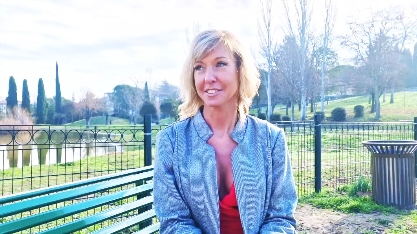 Emmy, 46, massage therapist! - Jacquie et Michel TV