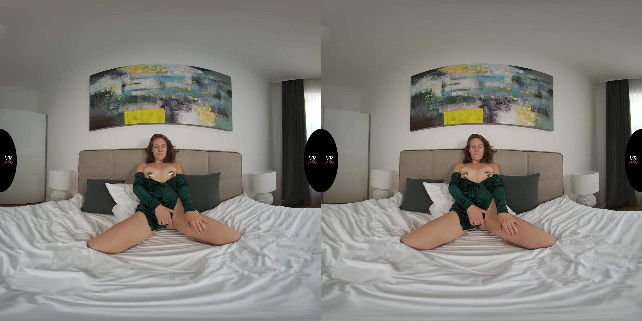 student 18+ Hottie Fucks Her Pussy With Big Black Dildo - VRsolos