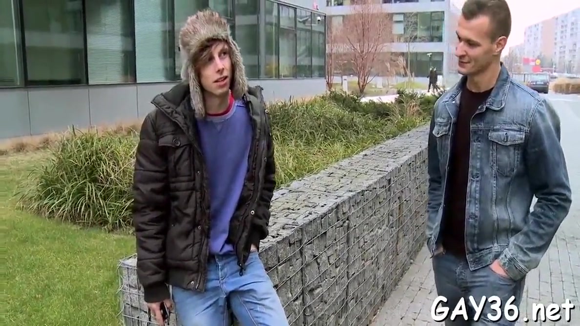 Fine Homo Knocking Off