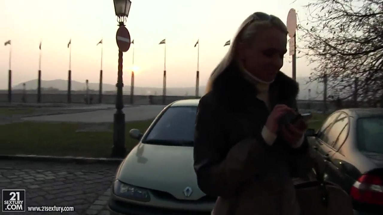 Marvelous Ivana Sugar taking a walk over the town and chatting