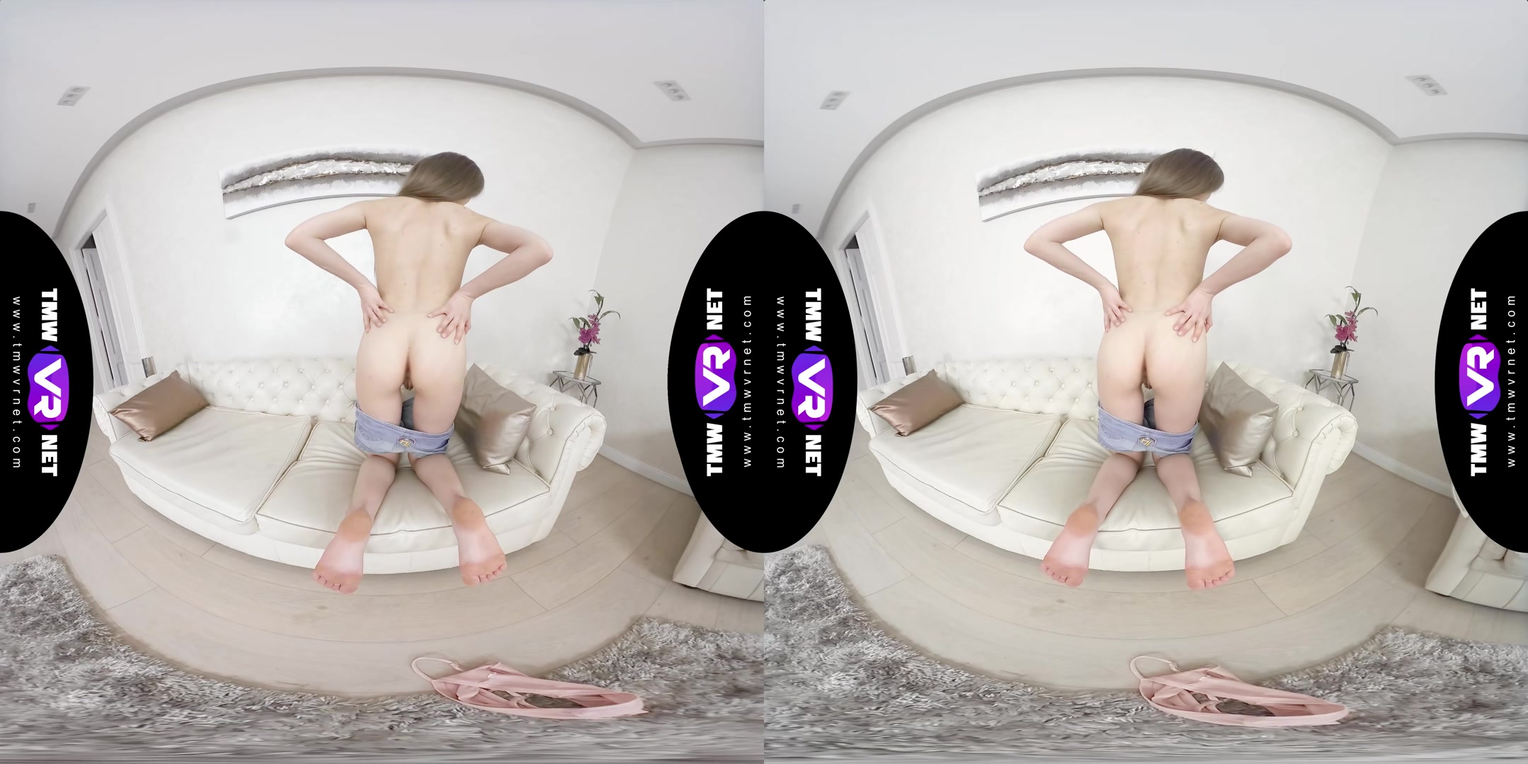Playful Babe Undresses To Cool Down - TmwVRNet