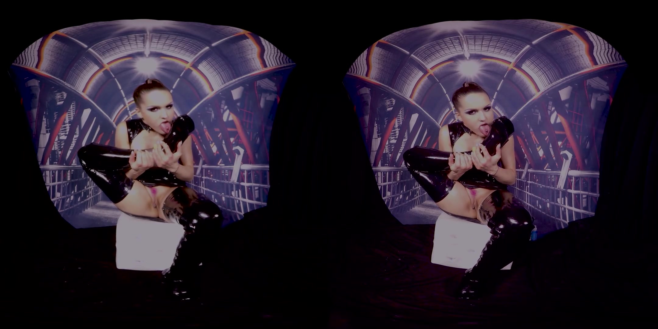 420 - Barbara Bieber; Pornstar Solo in Latex with a Toy