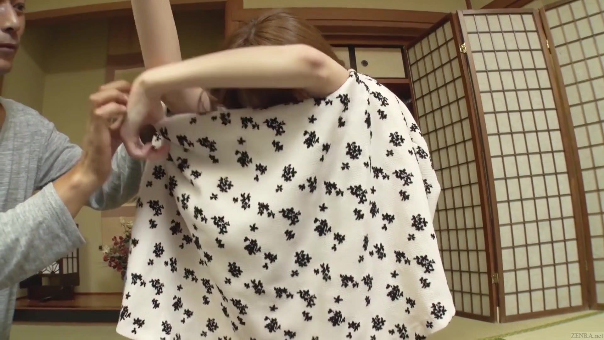Akari Asagiri retired from JAV but not from having unfaithful sex