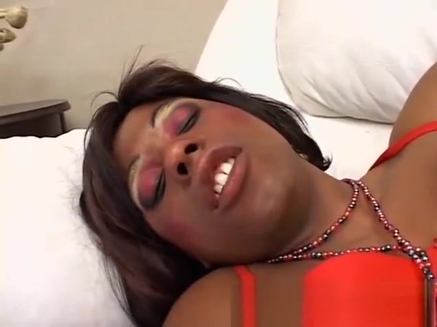 screwed BY A dark TRANSVESTITE 2 - Scene 2