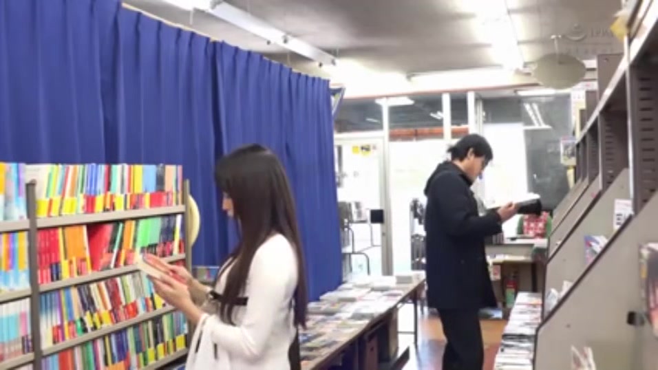 08012 Married woman x lewd