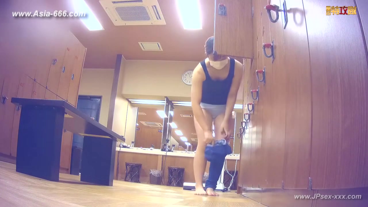 japanese public bathroom changeroom.93