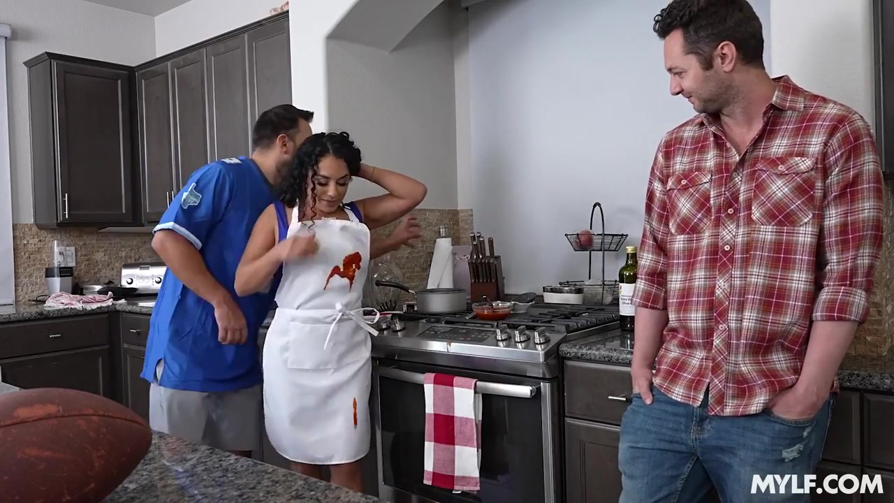 Sexy MILF Fucking Scene - MYLF