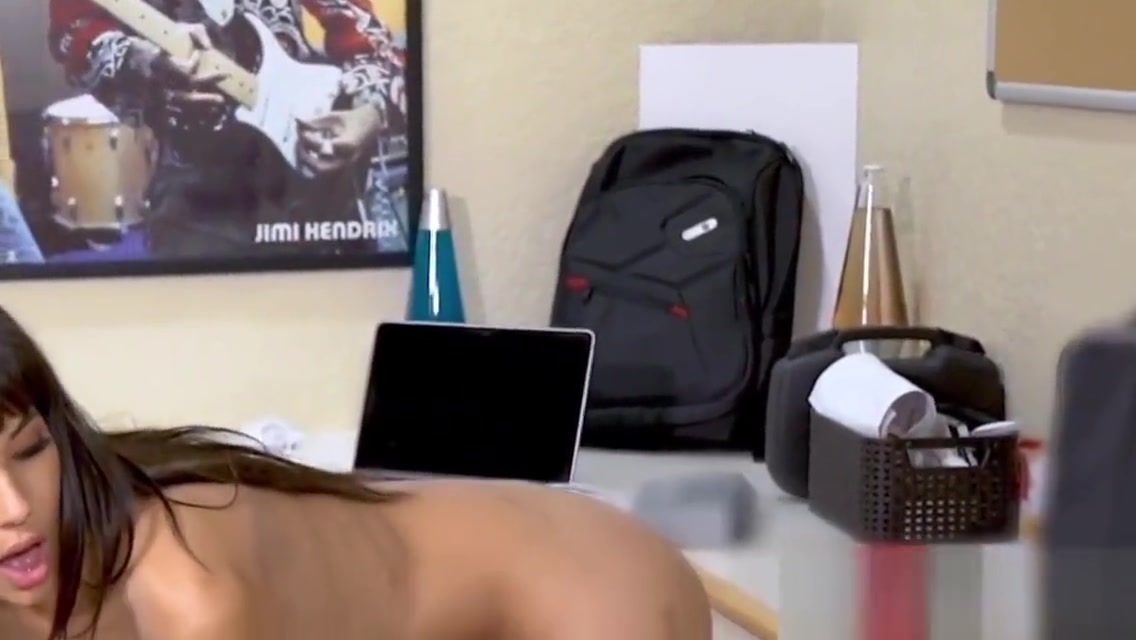 Skinny latina teen 18+ stepsister sucks dong