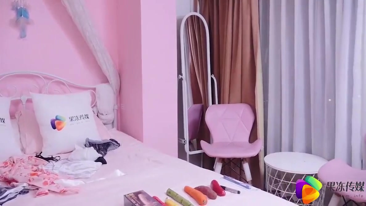 Sexy Asian Whore With Skinny Body Fingering Her Pussy With New Sex Toys