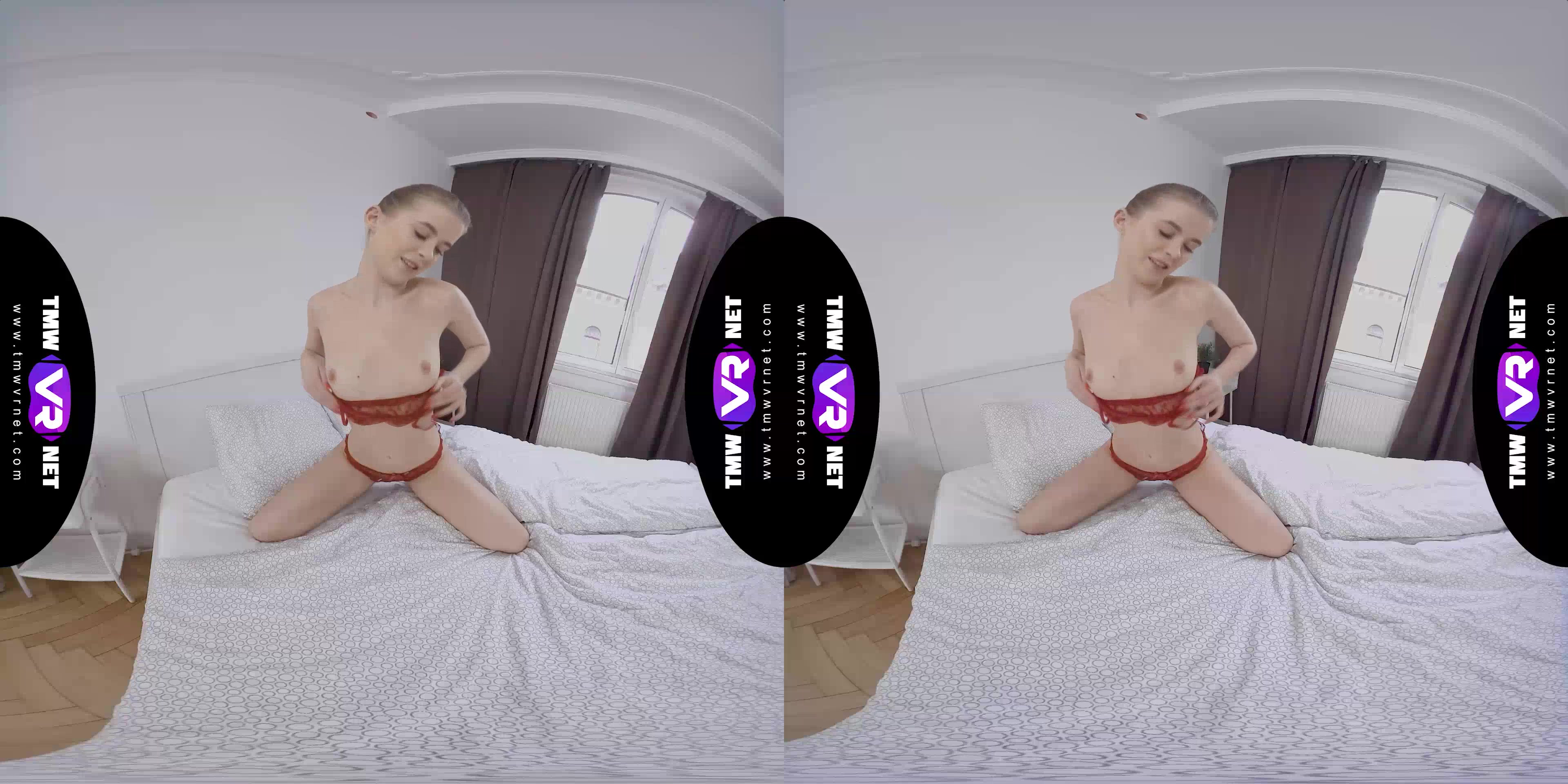 Hottie masturbates in a new outfit