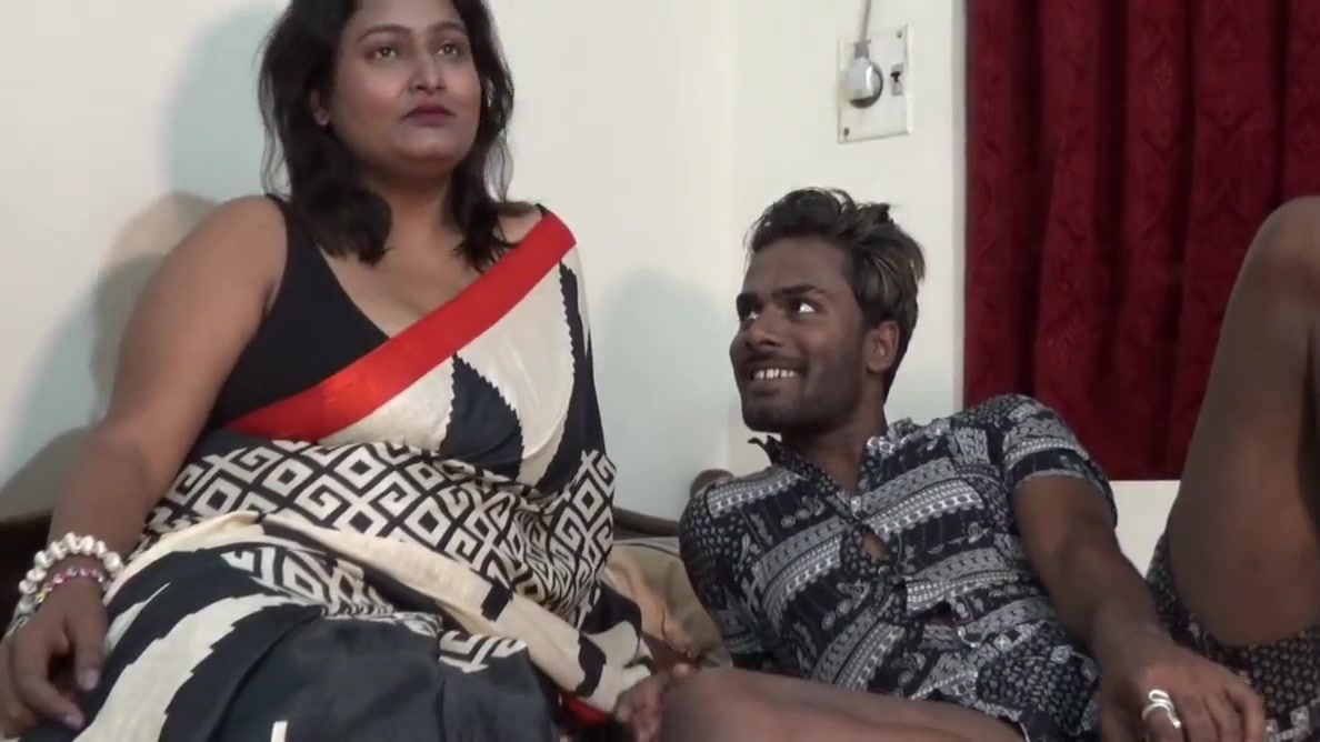 A Desi Wife With Her Mature Husband And A Boy Made Threesome With Full Hindi Dirty Audio