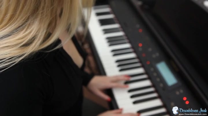 Toni Lou in Musical Tease - DownblouseJerk