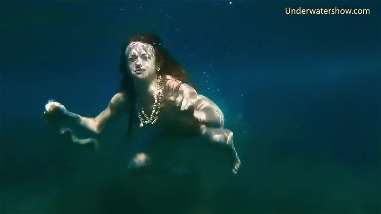 Hot Babe Swims In The Sea Like A Mermaid
