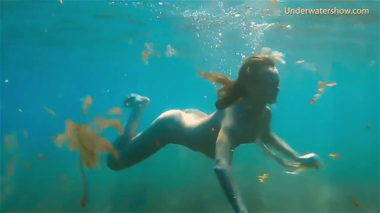 Hot Babe Swims In The Sea Like A Mermaid