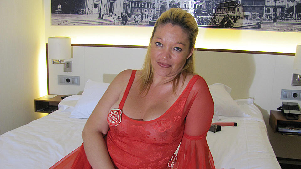 Big Titted Mama Playing With Herself - MatureNL