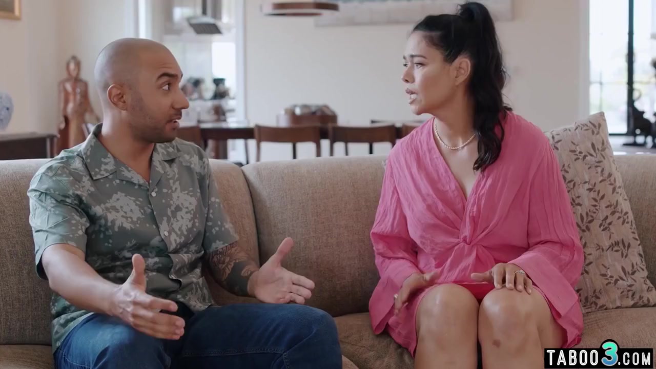 Asian Wedding Planner Pounded By A Couple - Oliver Davis, Ember Snow And Dana Vespoli