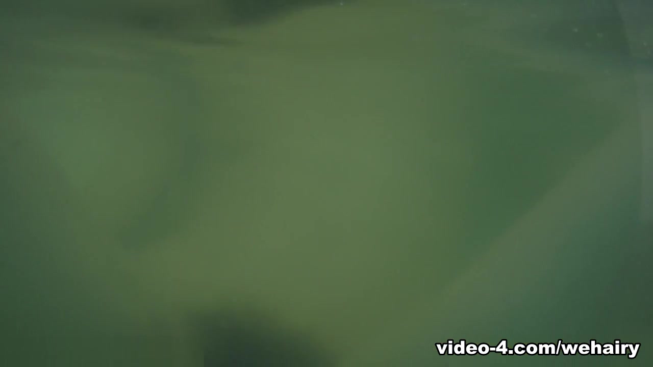 Lisa Li Masturbates With Her Shower Head In Tub