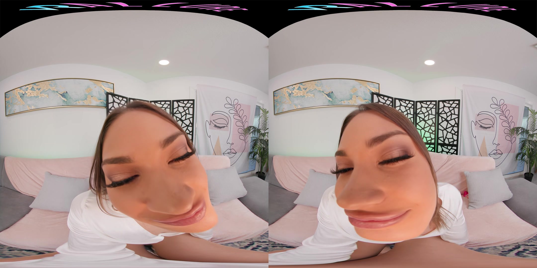 Hawaiian bombshell masturbates for you in virtual reality