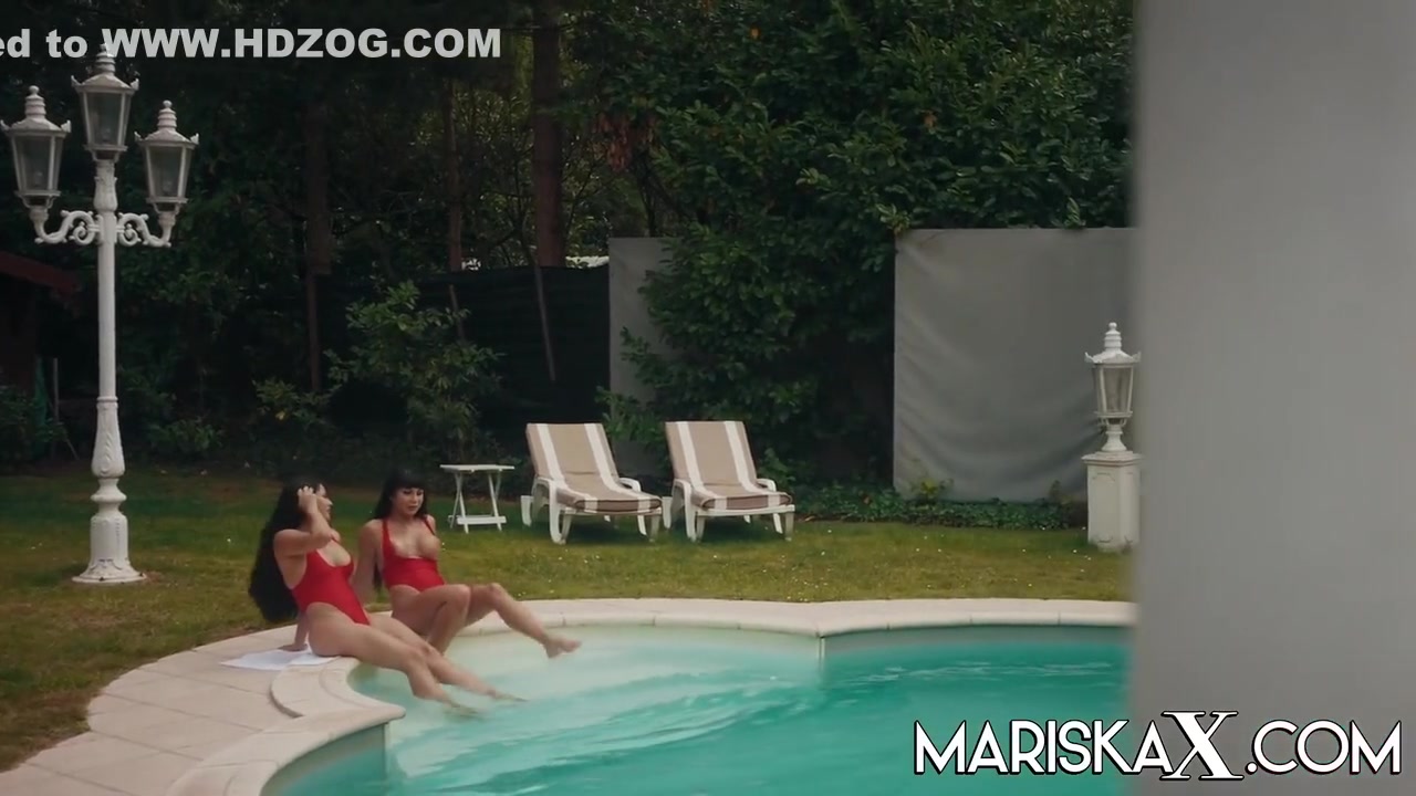Mariska Fucking Poolside - Valentina Ricci And Mariska X
