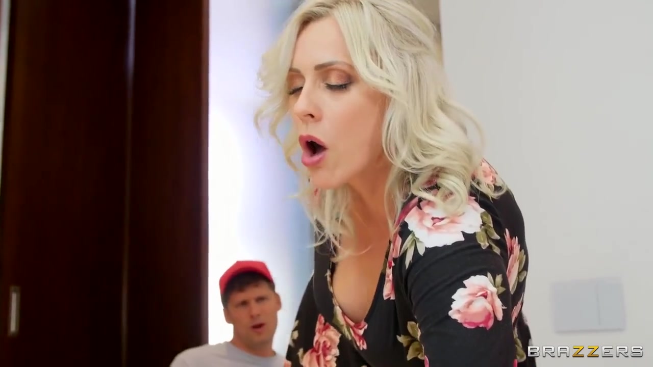 Brittany Bardot - Self-fister Blonde Milf Squirts During Anal!