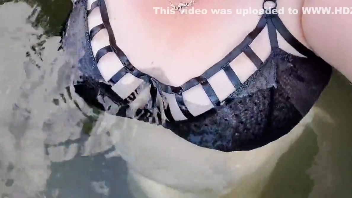 Busty Bbw Bouncy Bathing Beauty