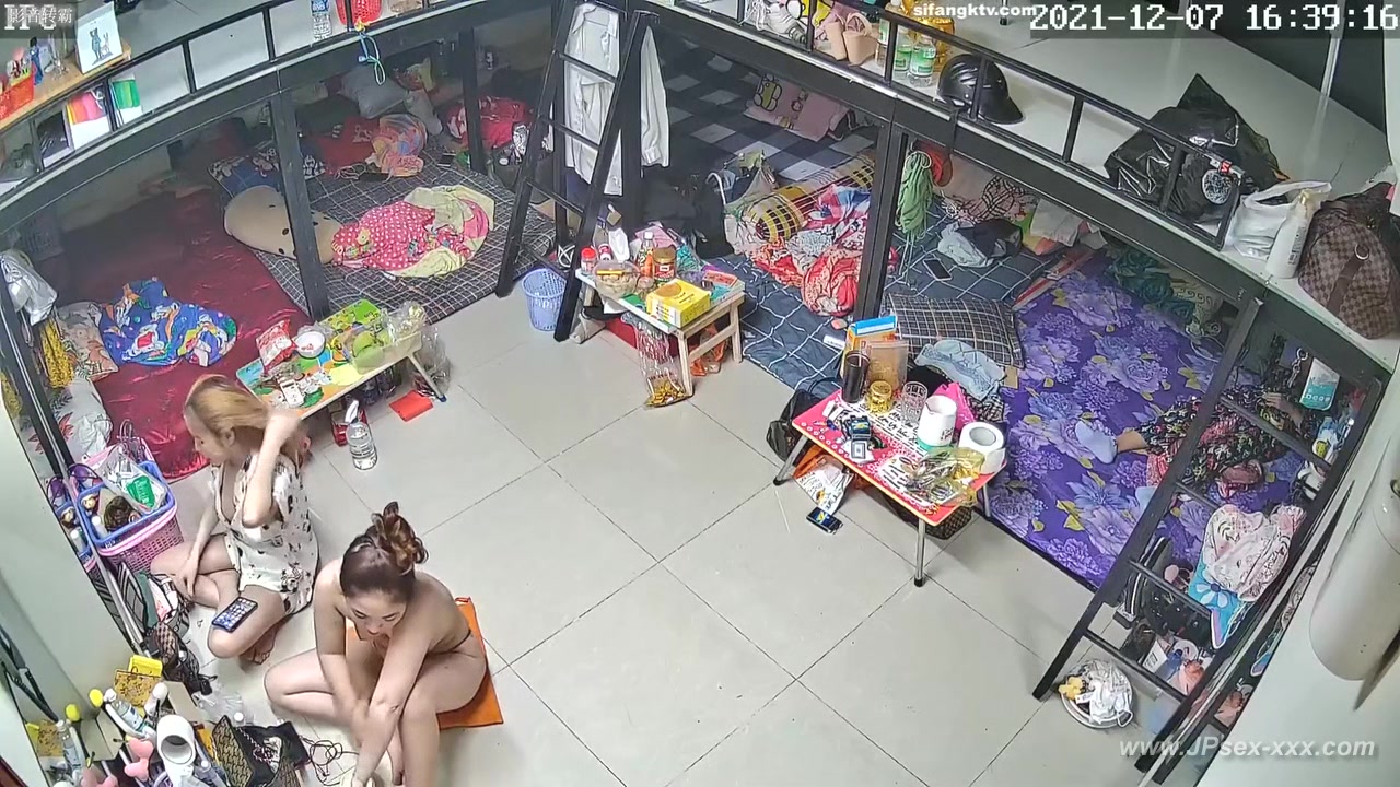 chinese girls dormitory.4