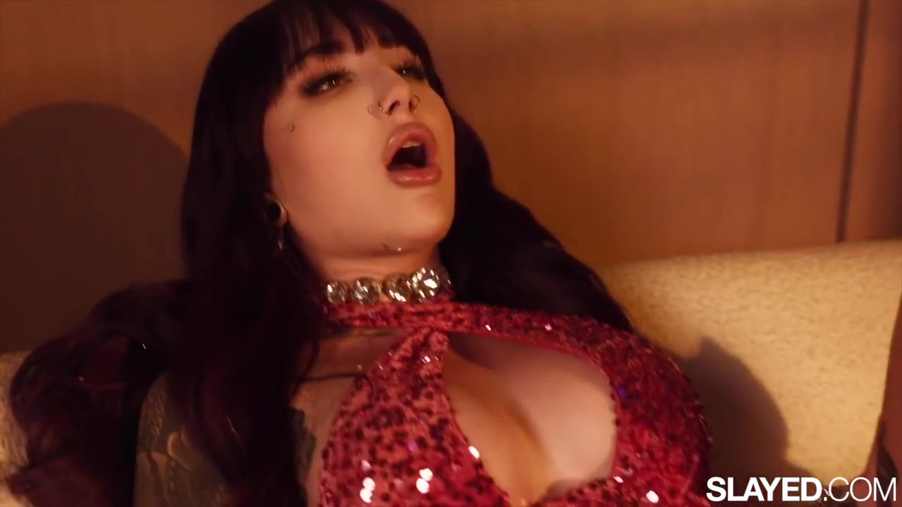 Valerica Steele, Sarah Illustrates And Sarah Vickers In Naughty Baddie Makes Squirt Hard