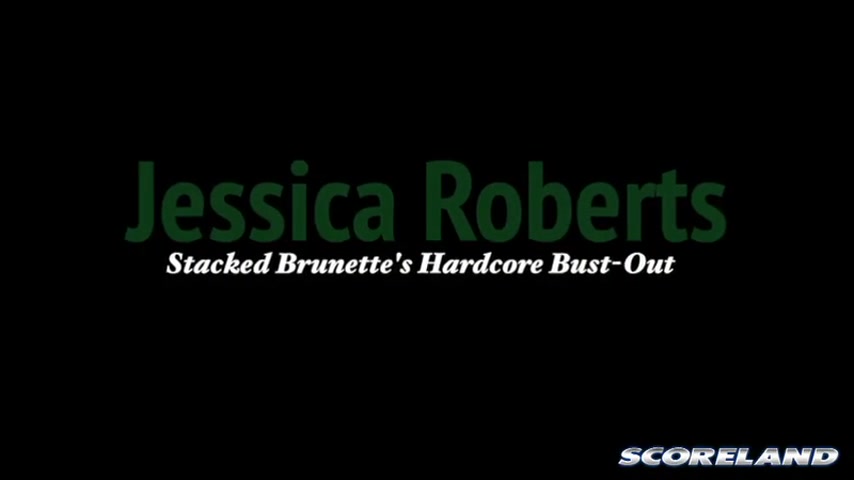 Stacked Brunette's Bust-Out - ScoreLand
