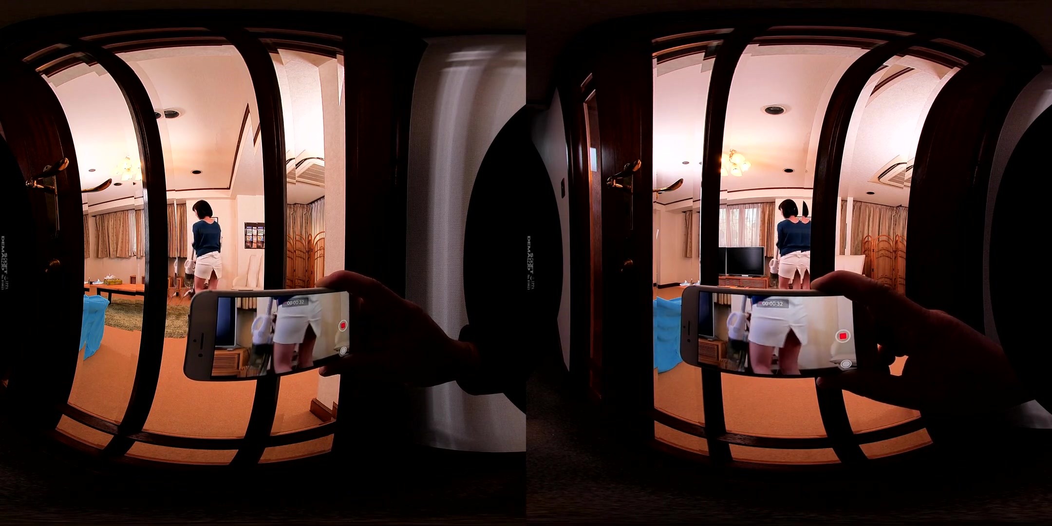 Zoomed-in Peeping VR 2 - Upskirt Downblouse