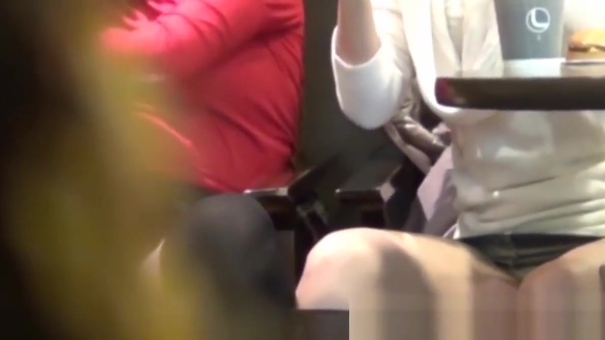 Japan babes spread their legs up for to see