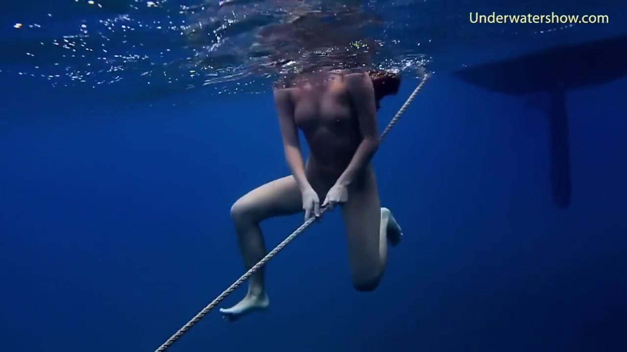 Enjoy Thick Chicks Underwater Lesbians