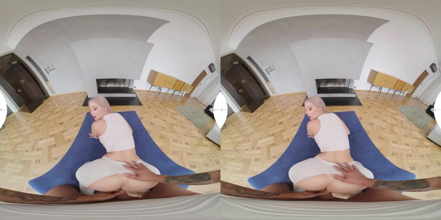 Naughty Babe Sharon White Fucks In Ripped Yoga Pants - YogaVR