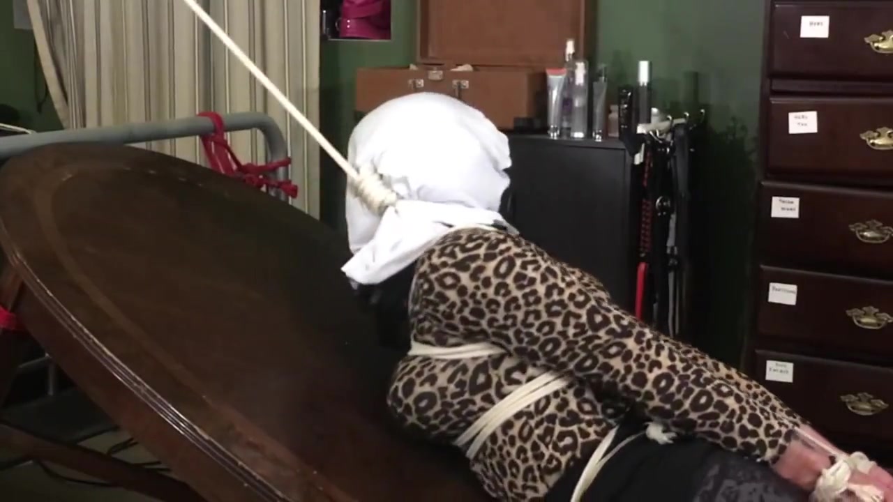 Tranny Slowly Strangled Then Bagged