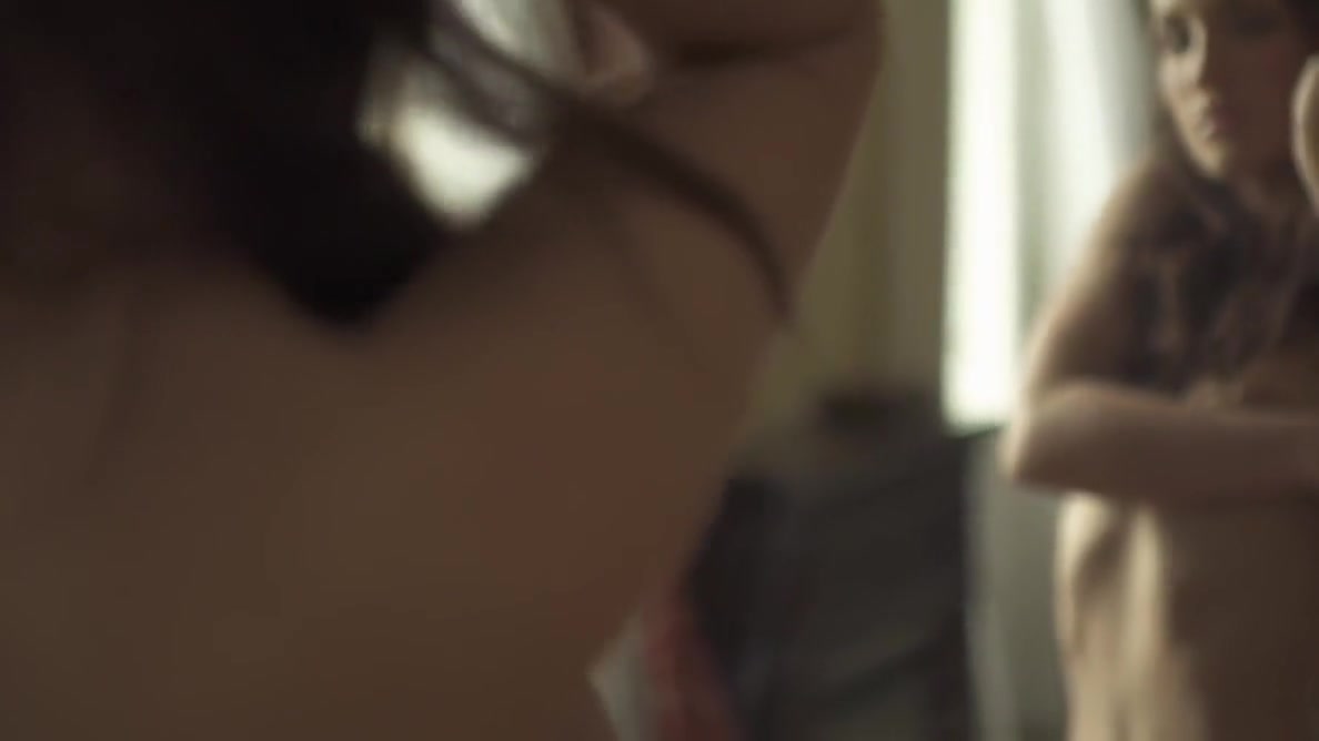 Step Sister Is On Bath While You Spying And Masturbating On Her
