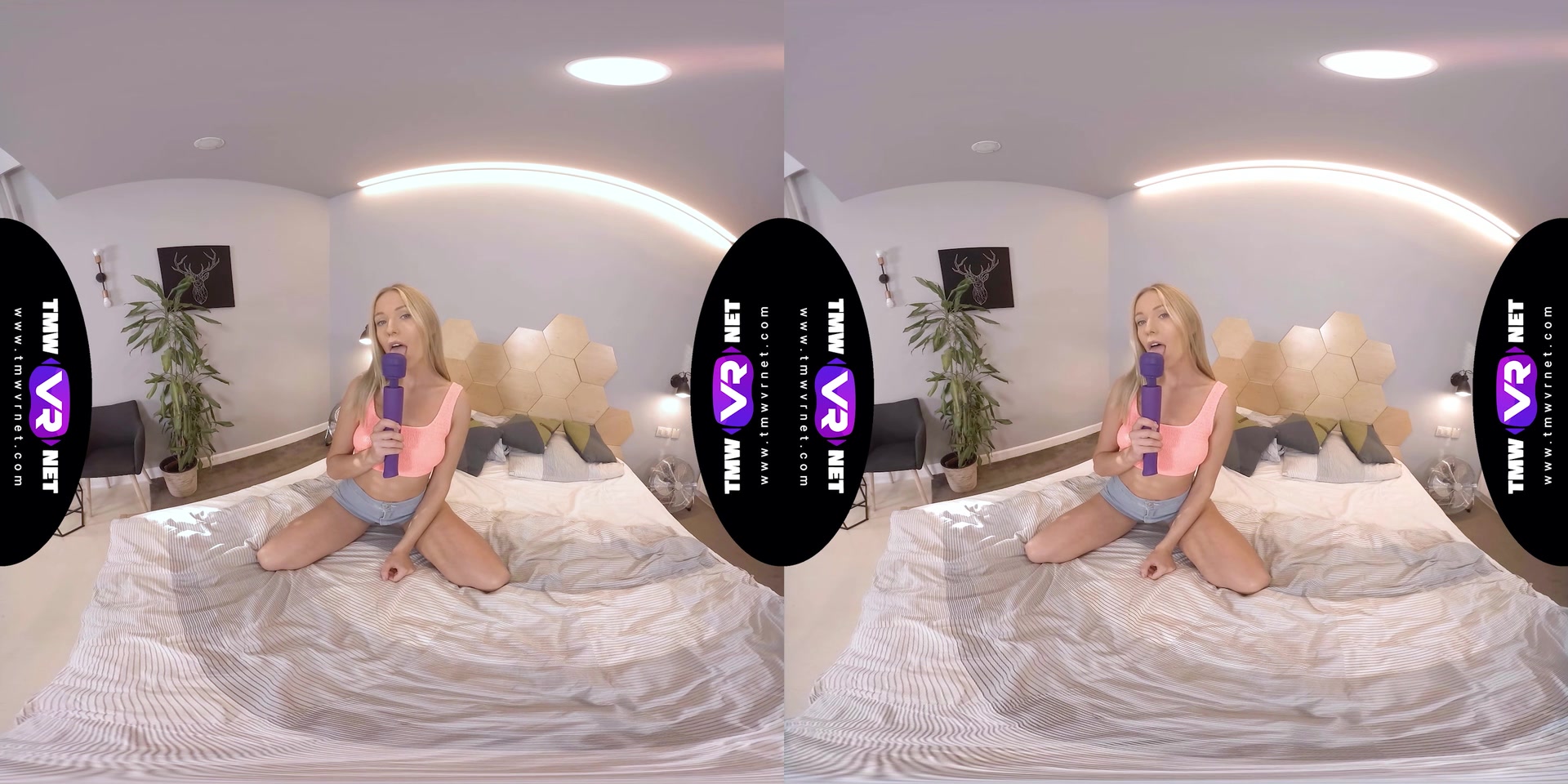Magic wand for blonde's entertaiment - TmwVRnet