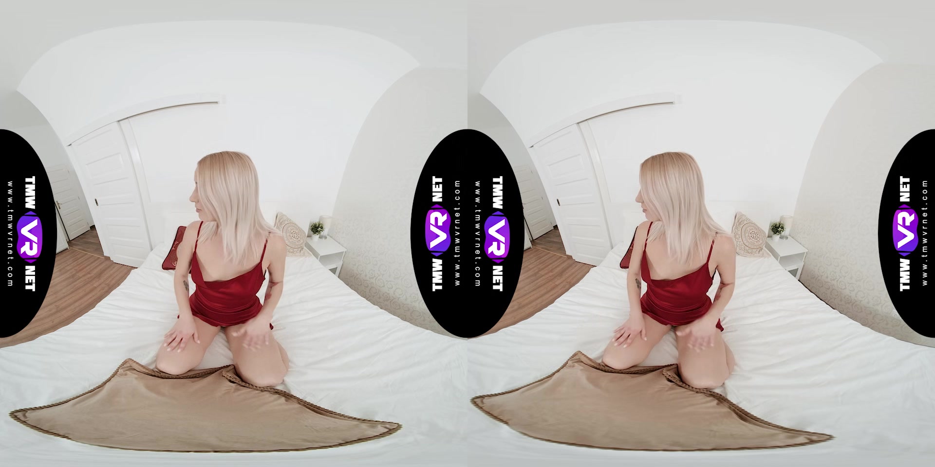 Curious cuties orgasm together