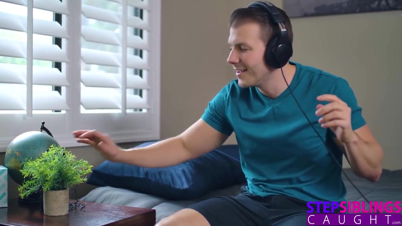 Stepsis Yells At Stepbro I Dont Need To Masturbate- I Get Loads Of Dick! - S16:e7 - Kenzie Reeves