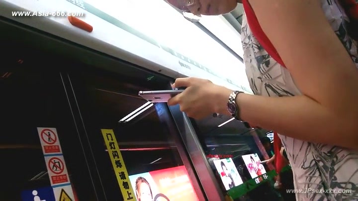 peeping chinese amateur upskirt.***