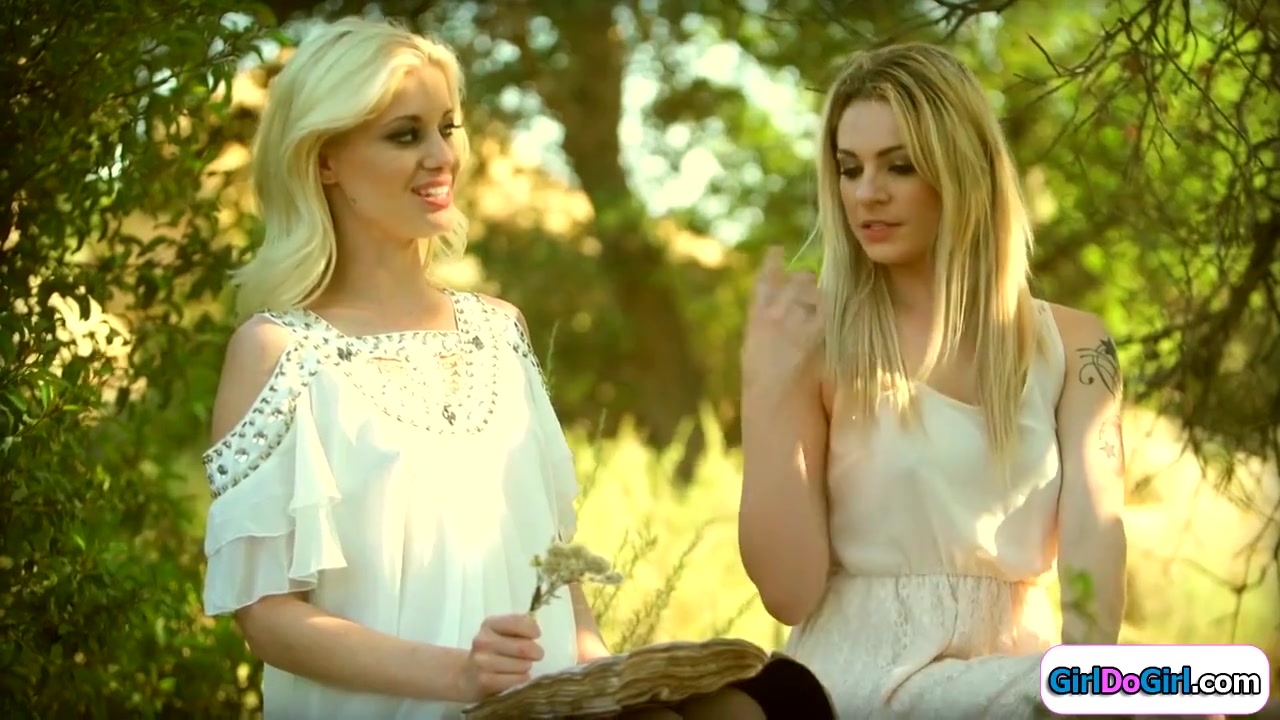 Lesbian Wicca Bind Through Oral Sex - Charlotte Stokely And Dahlia Sky