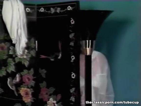 Special sex pleasure for retro girl