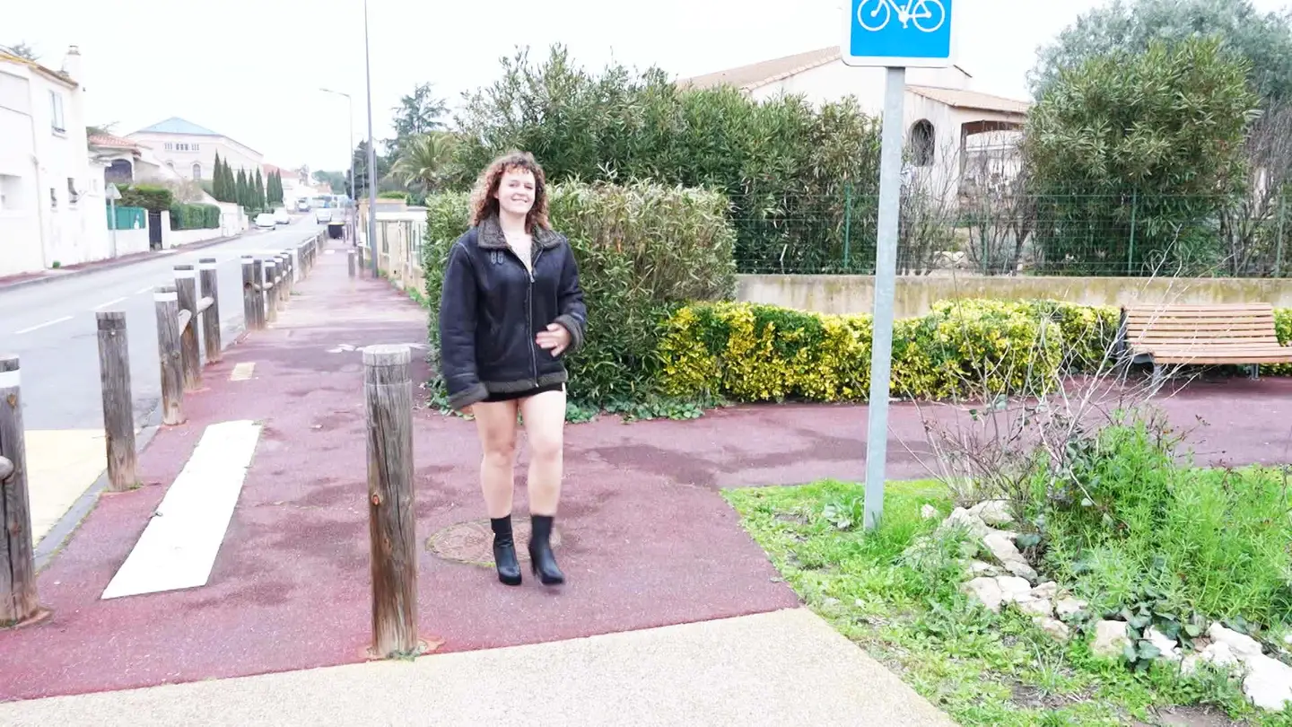 Charline, 20 years old, true to herself! - Jacquie et Michel TV
